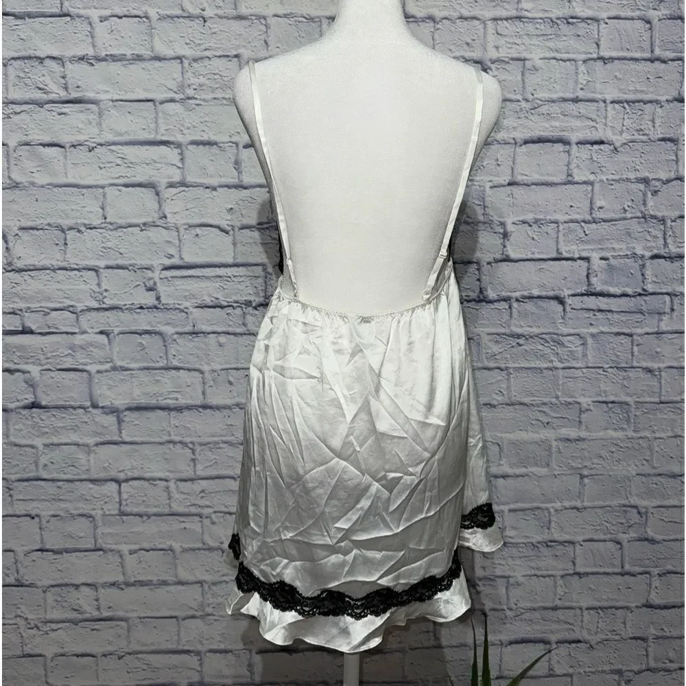 Victoria's Secret Women's White and Black lingerie babydoll